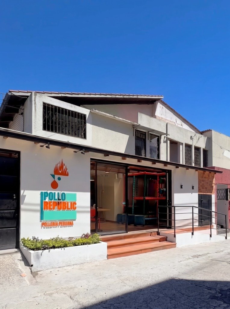 Fachada Pollo Republic Quito - Sede Pasaje Rousseau y Shyris